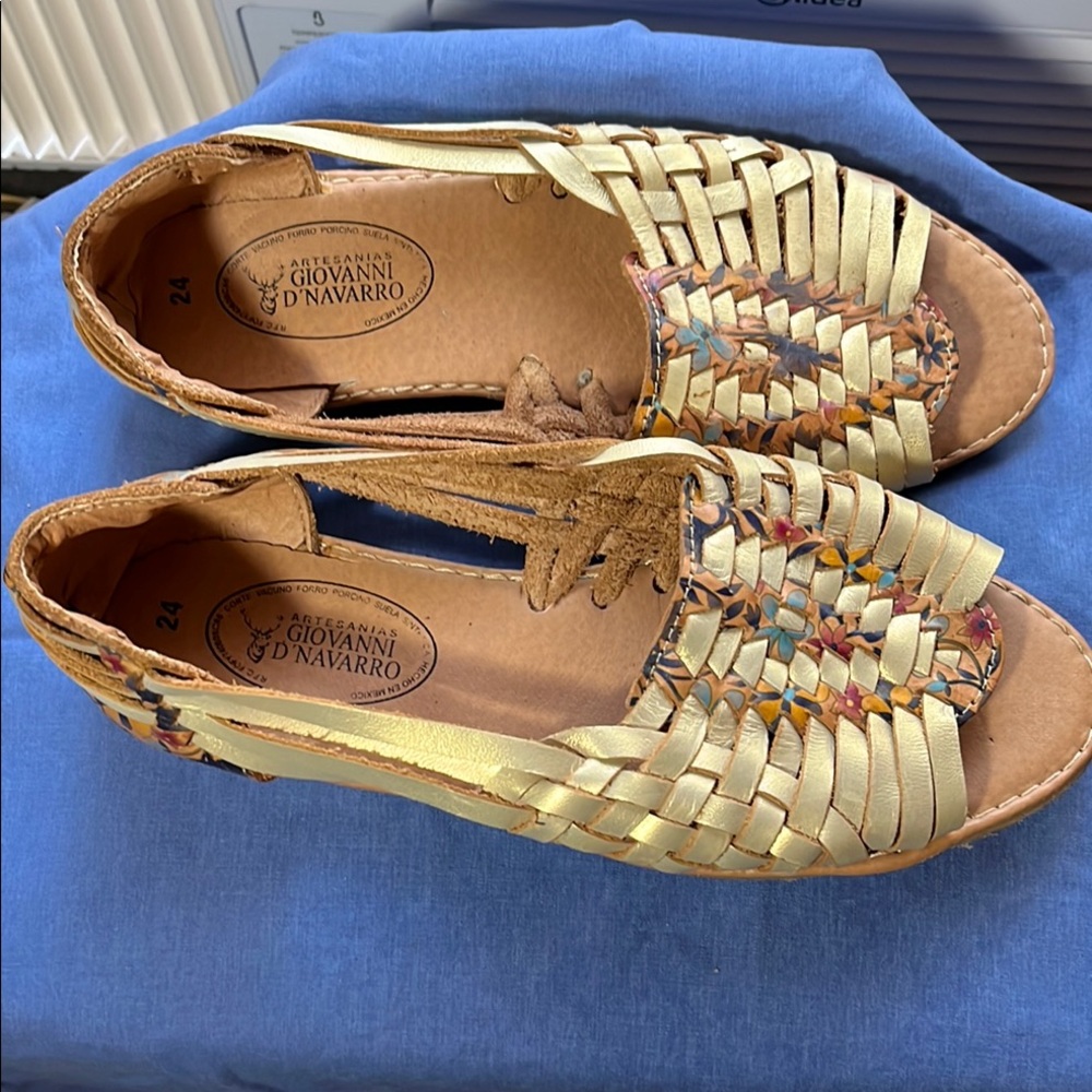 Women's Woven Sandals - Cream and Brown